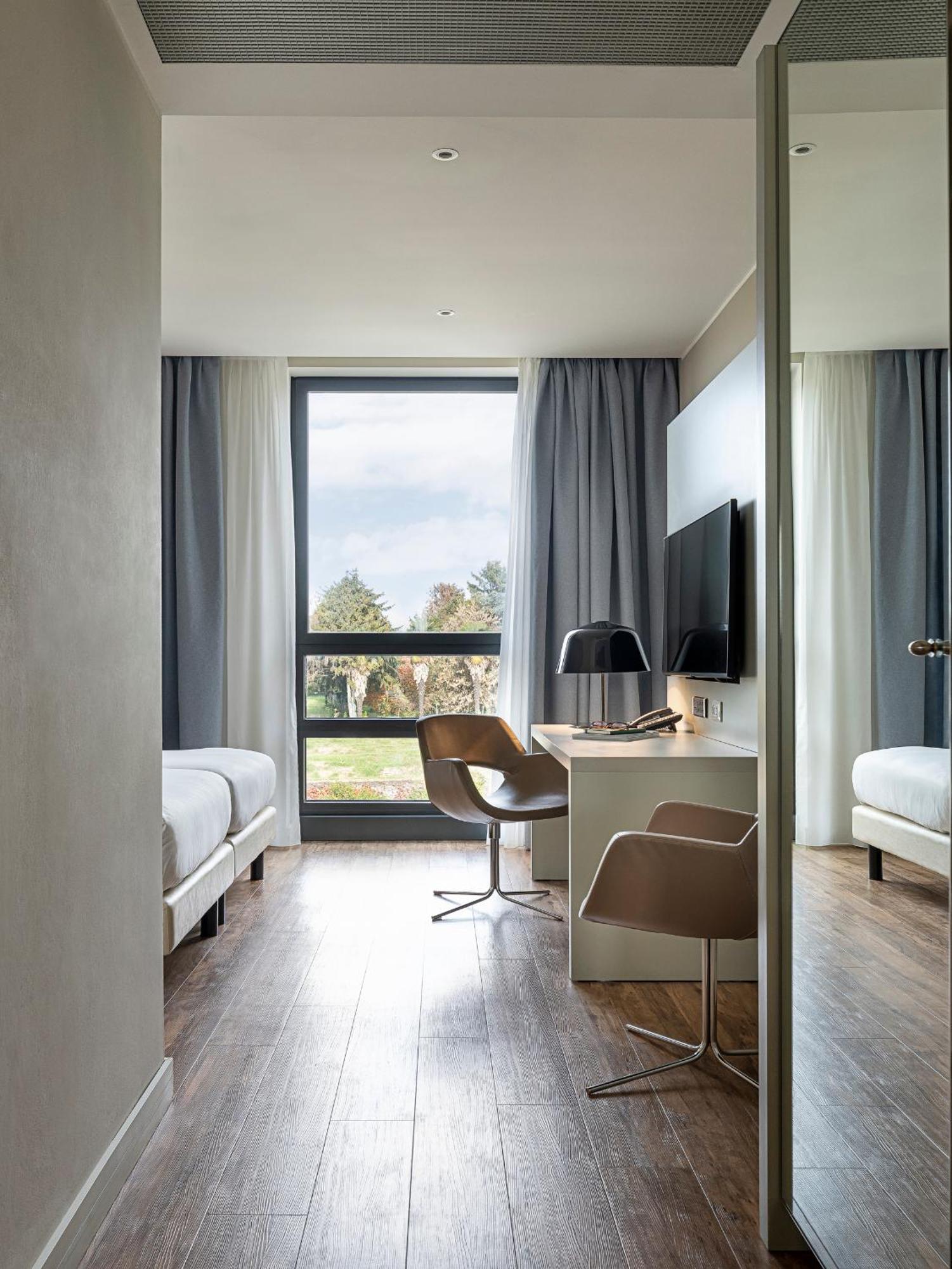 Move Venezia Nord Hotel 4*